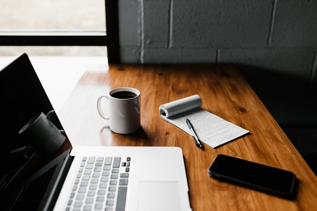 Read more about the article The Ultimate Guide to AI Productivity Tools for 2026