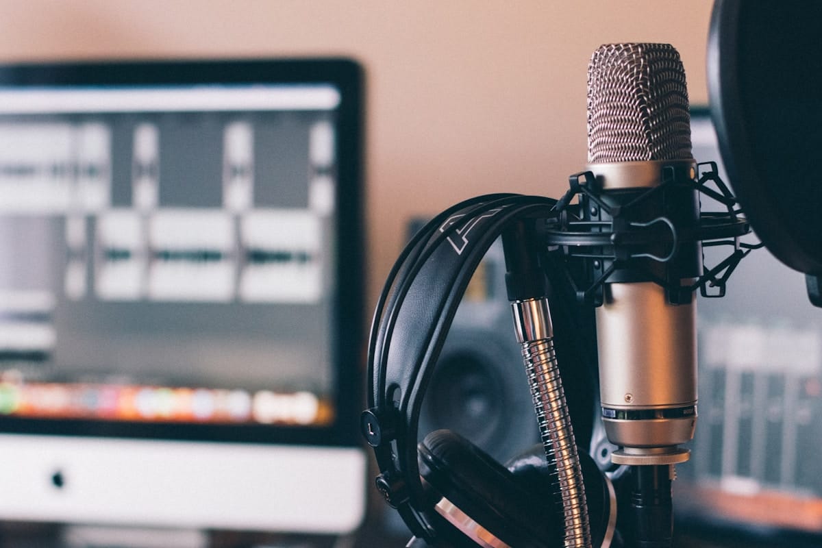 Read more about the article AI Voice Cloning in 2026: Why Content Creators Are Switching Now