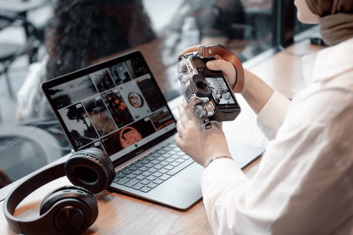 Read more about the article How to Remove Background from 100 Photos in 2 Minutes with BulkPhoto AI