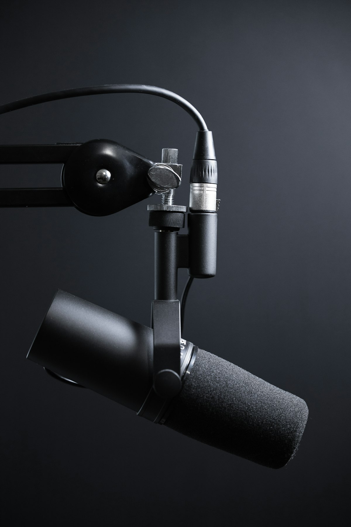 You are currently viewing Transcribing 10 Hours of Podcasts: My Workflow With Free & Paid Tools